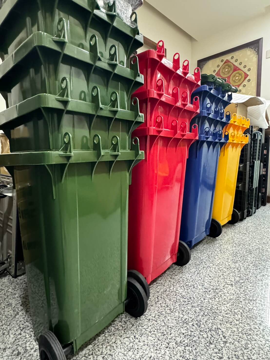 告別破損與異味！如何為您的場域挑選合適的大型垃圾桶子車？(120L-1100L選購指南)